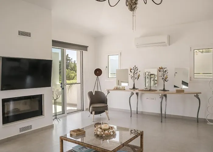 Ai Helis Summer House * Svoronata